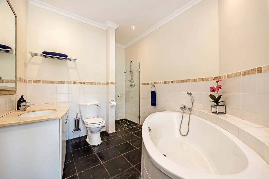 To Let 4 Bedroom Property for Rent in Boschenmeer Golf Country Estate Western Cape